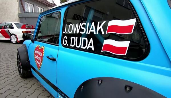 Zwycięzca licytacji na WOŚP odebrał Mini z programu "Klimek kontra Duda"!